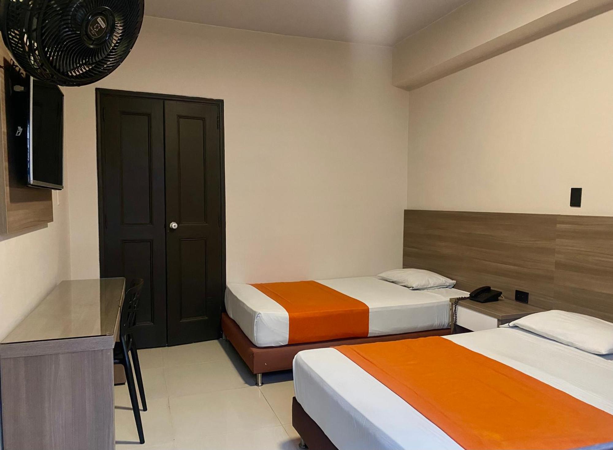 Hotel Latino Medellin Exterior photo